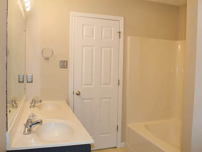 336 Creekview Ln — Photo 27