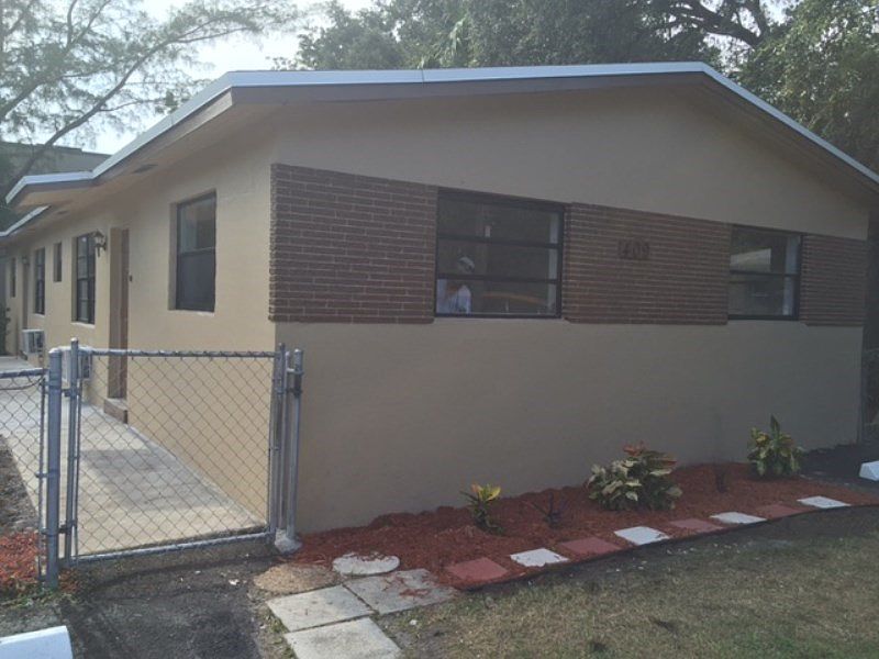 1st image of 409 NW 14th Ave #1