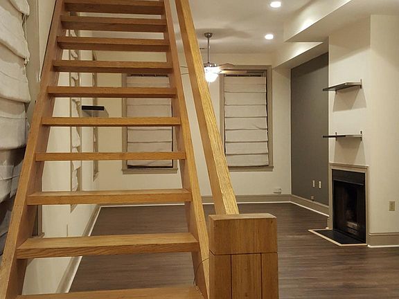 3rd image of 1631 Green St APT C