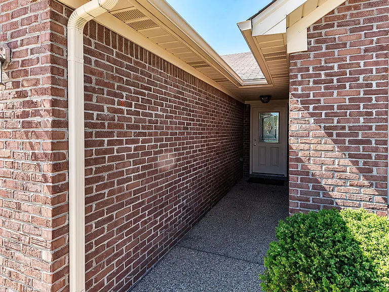 3813 Ridgetop Cir — Photo 3