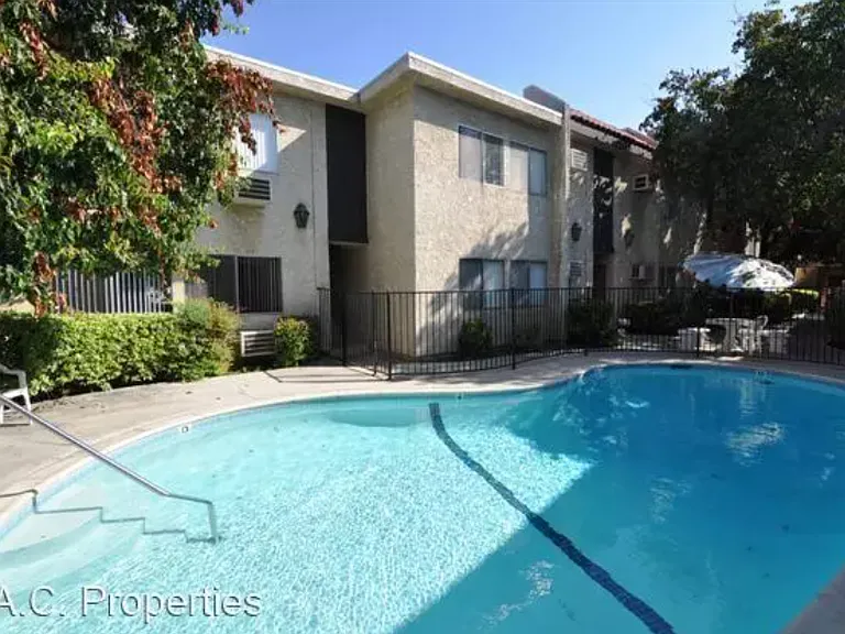 24411 Newhall Ave — Photo 2