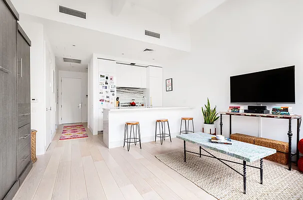 Rented by Compass | media 13