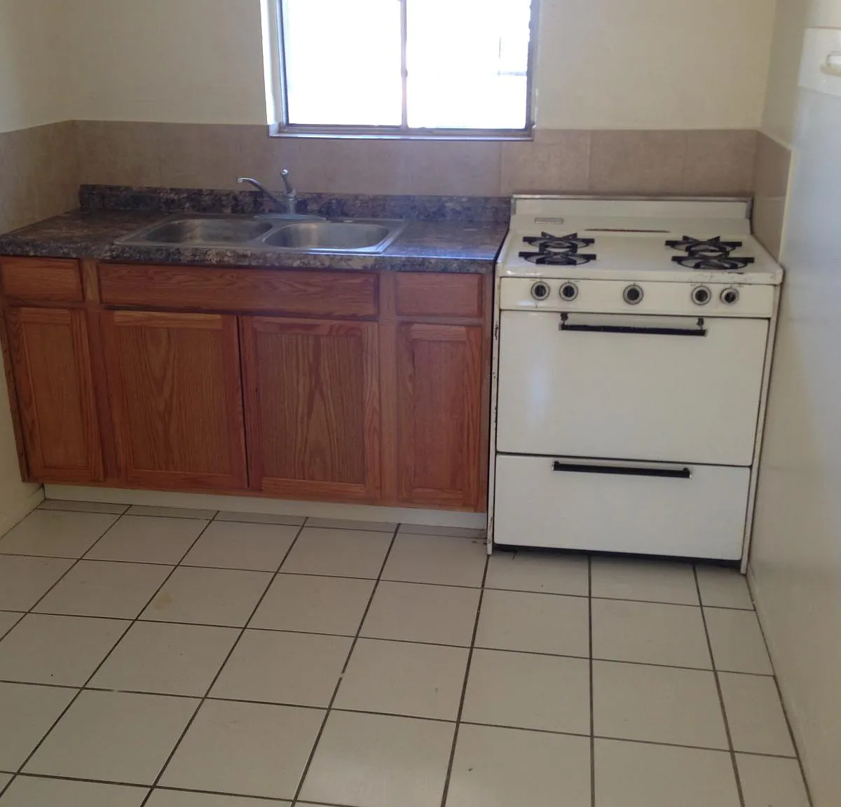 4027 Johnson Ave — Photo 1