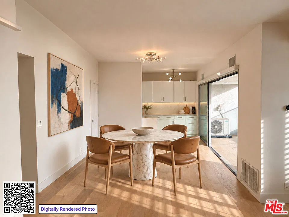 838 N Doheny Dr — Photo 3