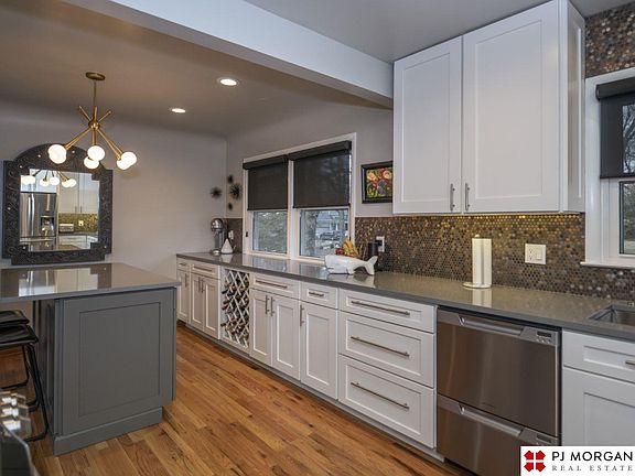 4th image of 2917 S 94th St