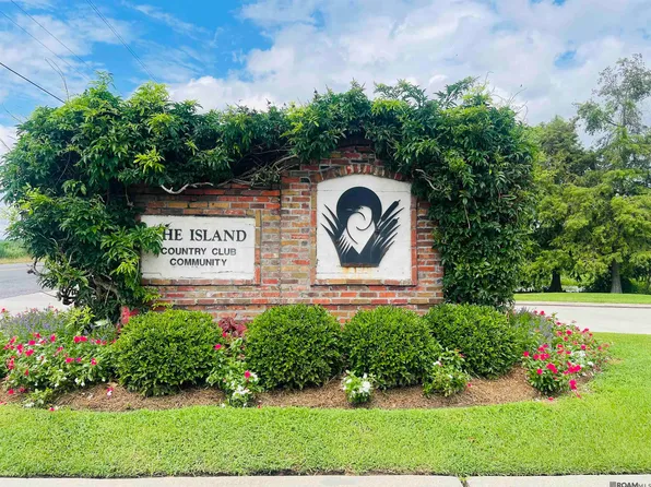 71 April Ln #A, Plaquemine, LA 70764
