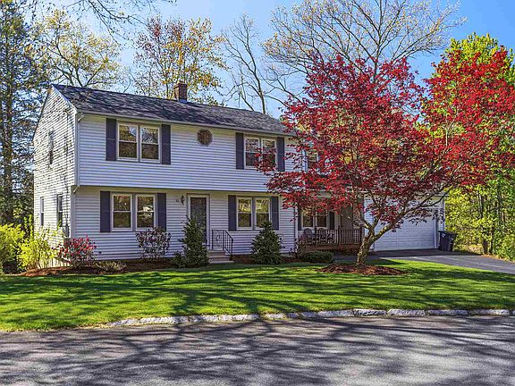 3rd image of 11 Margaret Cir