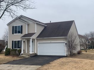 27 Frederick Ct, South Elgin, IL 60177