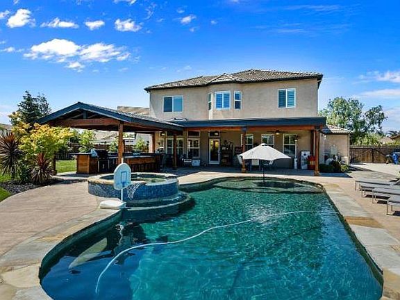 2nd image of 1436 Doria Way