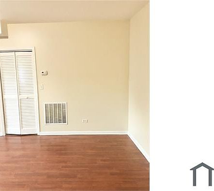 3rd image of 7952 S Dobson Ave