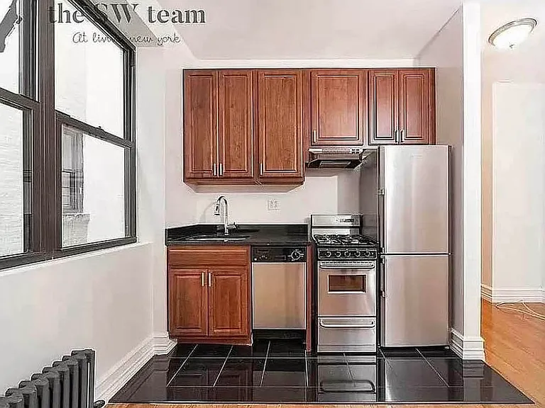 78 Manhattan Ave #4CC — Photo 1