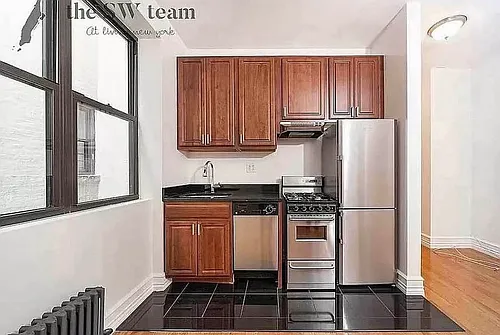 78 Manhattan Ave Photo 1