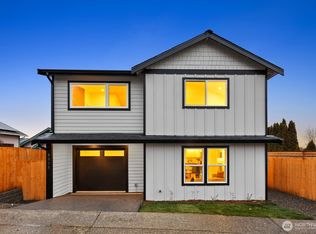 7555 32nd Avenue SW #B, Seattle, WA 98126