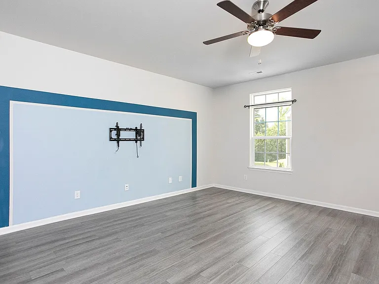 410 Cross Country Way — Photo 9