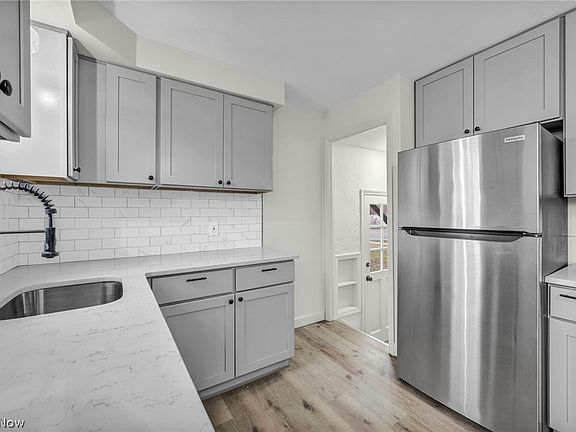 4th image of 5085 W 6th St