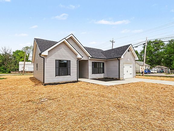2nd image of 399 Elmwood Ct