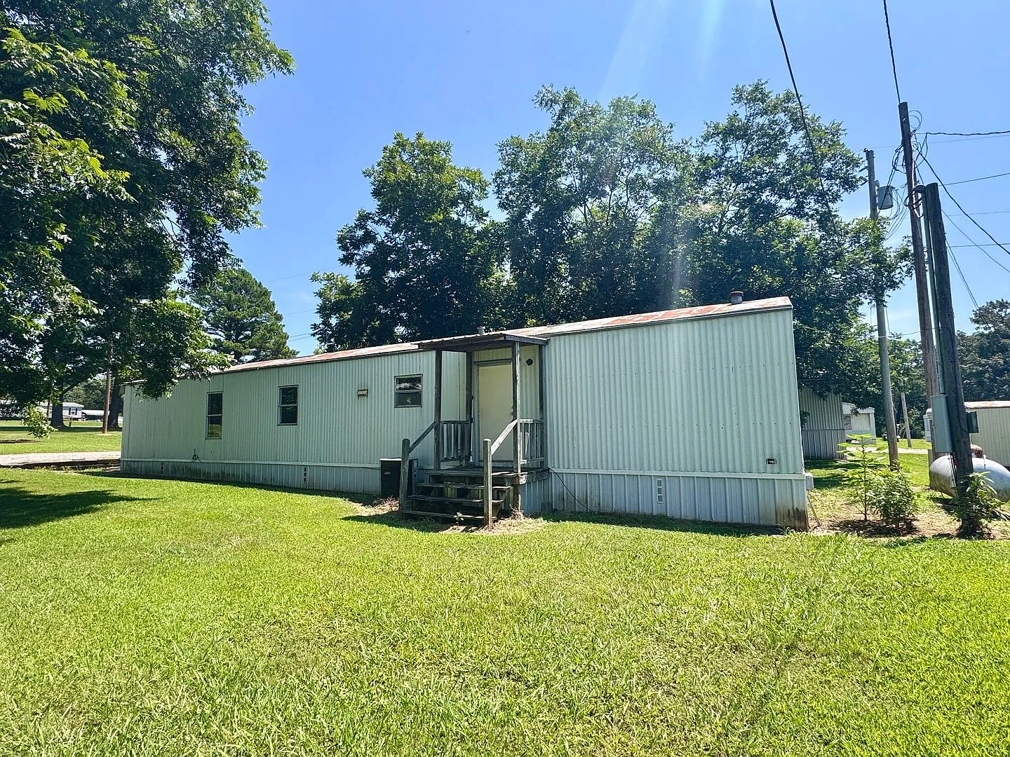 3/2 Trailer in Tall Pines Park Partial Utilities Included Southside — Photo 3