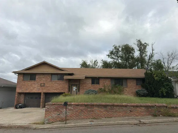 747 W Morrow St, Marshall, MO 65340
