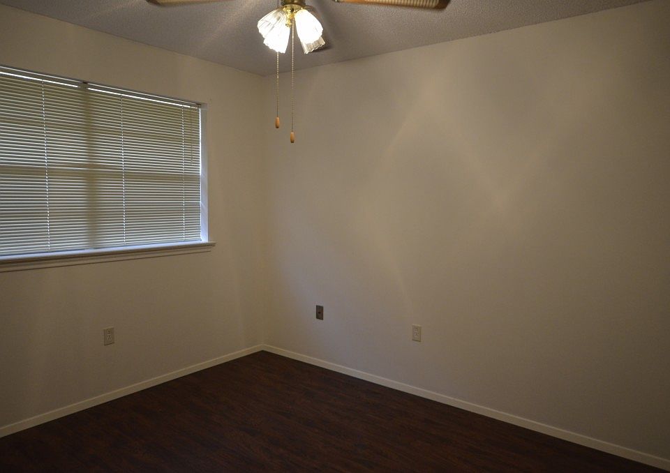 2nd image of 1512 Southland Ct