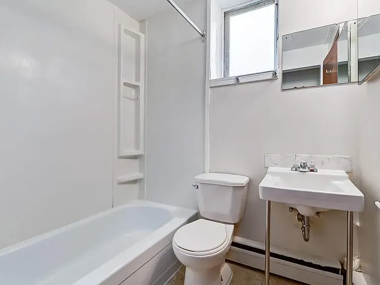 15 Darlington St E #15 — Photo 20