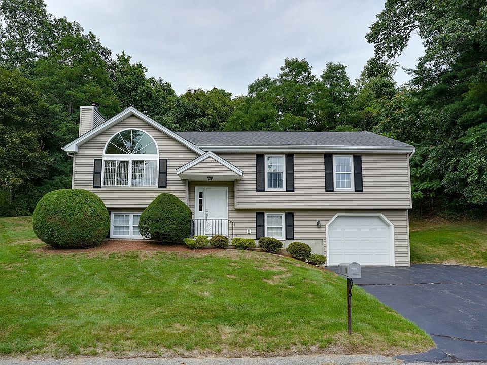 1st image of 3 Greenside Ln