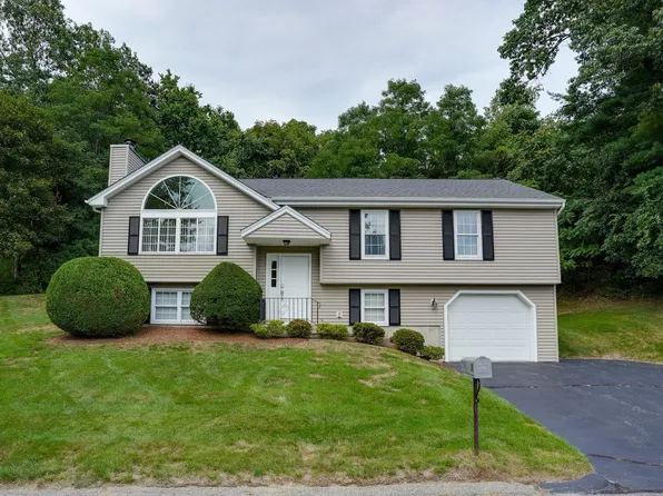 3 Greenside Ln, Worcester, MA 01609