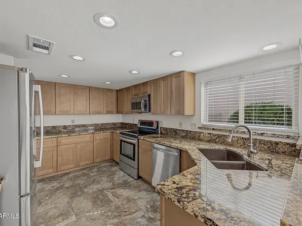 10129 E CHESTNUT Drive, Sun Lakes, AZ 85248