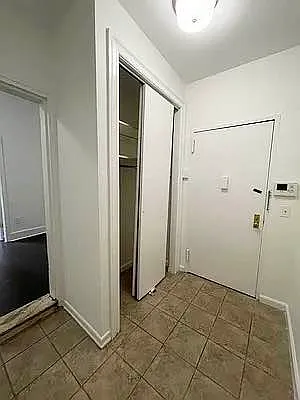 Rented by Jonis Realty | media 9