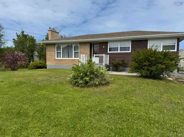 4 Macaulay Ave, Cape Breton, NS B1A 1C9