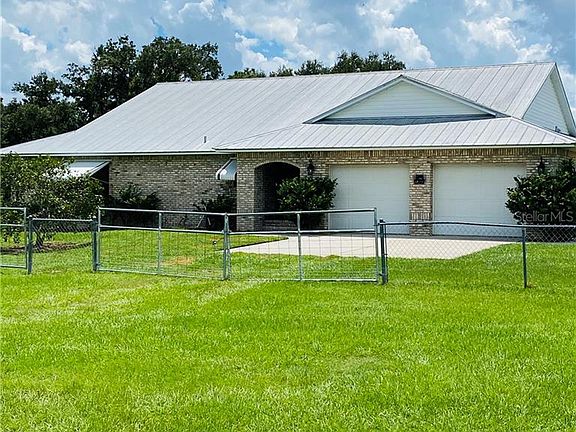 2nd image of 1300 Whitman Ln