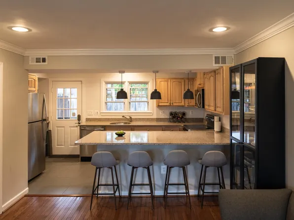202 S Virginia Ave, Falls Church, VA 22046