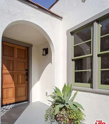 5th image of 2724 Knox Ave