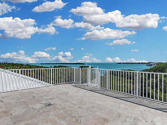 4th image of 205 Stirrup Key Blvd