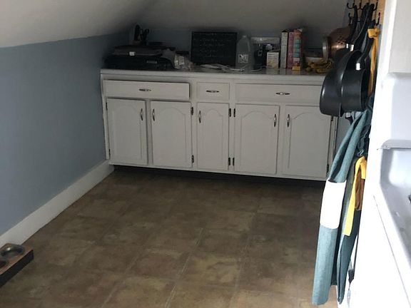 3rd image of 18 Allerton St