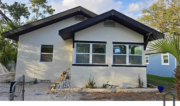 3 bed, 1200 sqft, $2,600 — Photo 2