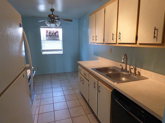 2nd image of 848 Dow Ln