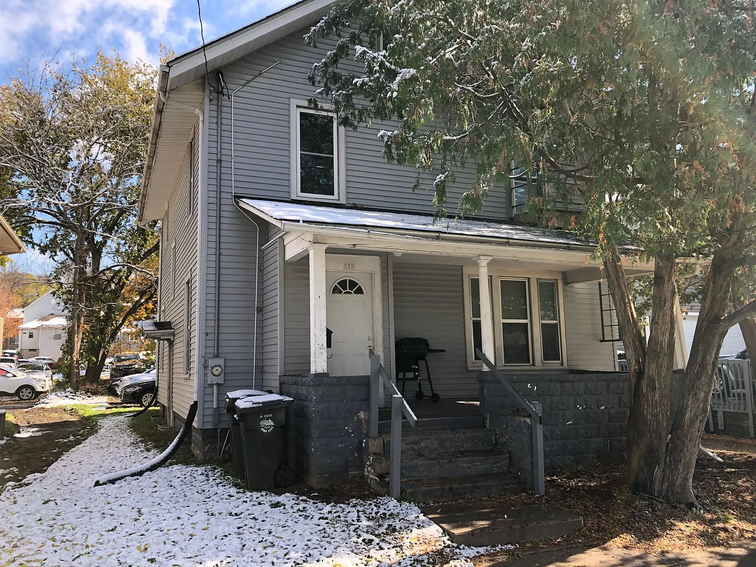 5 bed, 2100 sqft, $3,300 — Photo 1