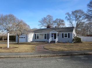 52 Cherry St, Hyannis, MA 02601