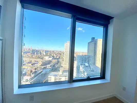 Rented by Modern Spaces | media 7