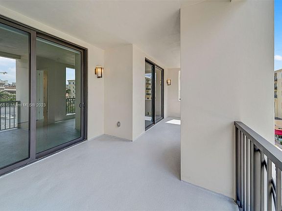 4th image of 301 Altara Ave #411