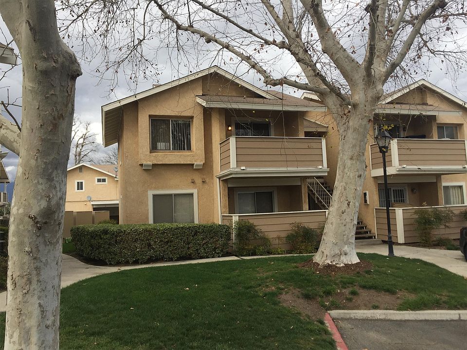 1st image of 3707 Oak Creek Dr APT D