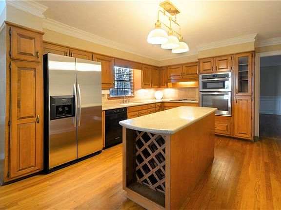 5th image of 2610 Willow Green Dr
