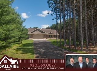 648 Hoganwood Cir, Sobieski, WI 54171