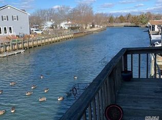 101 Bayview Pl E, Massapequa, NY
