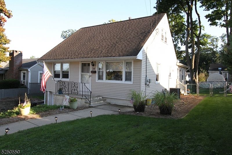 15 Seneca Ave, Lake Hiawatha, NJ 07034 Zillow