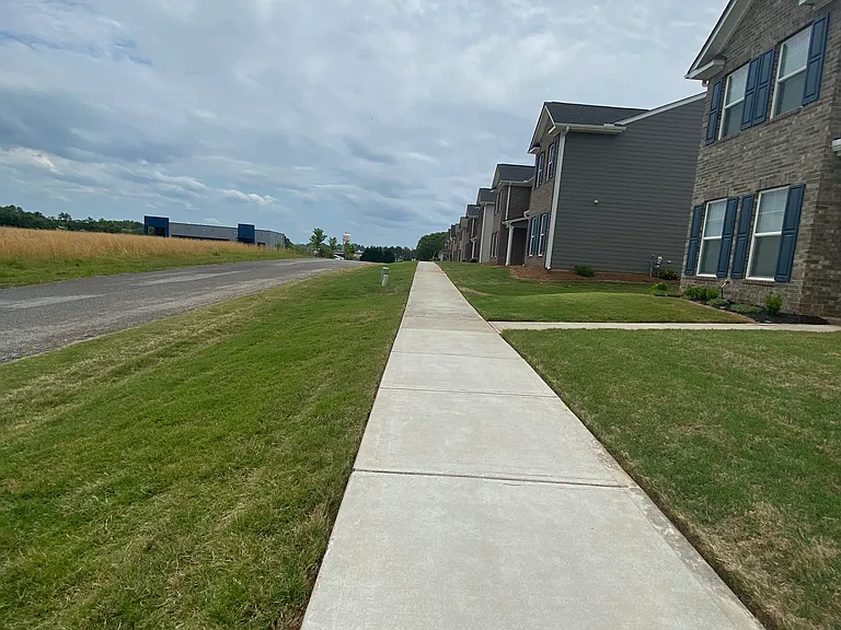 221 Scenic Rd — Photo 29