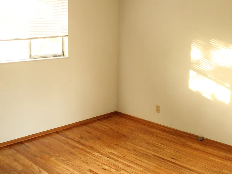 7706 East Pkwy — Photo 19