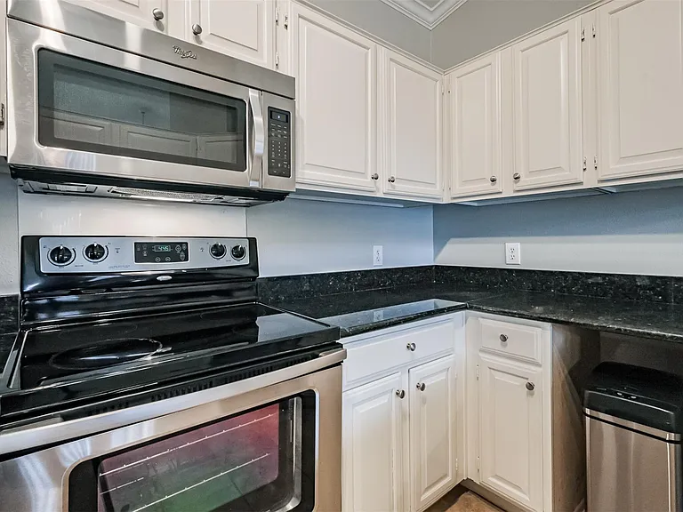 2111 Welch St #B304 — Photo 11