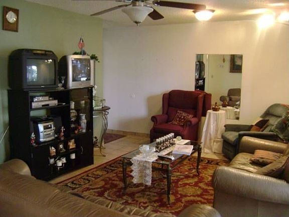 2nd image of 7210 N Manhattan Ave APT 614