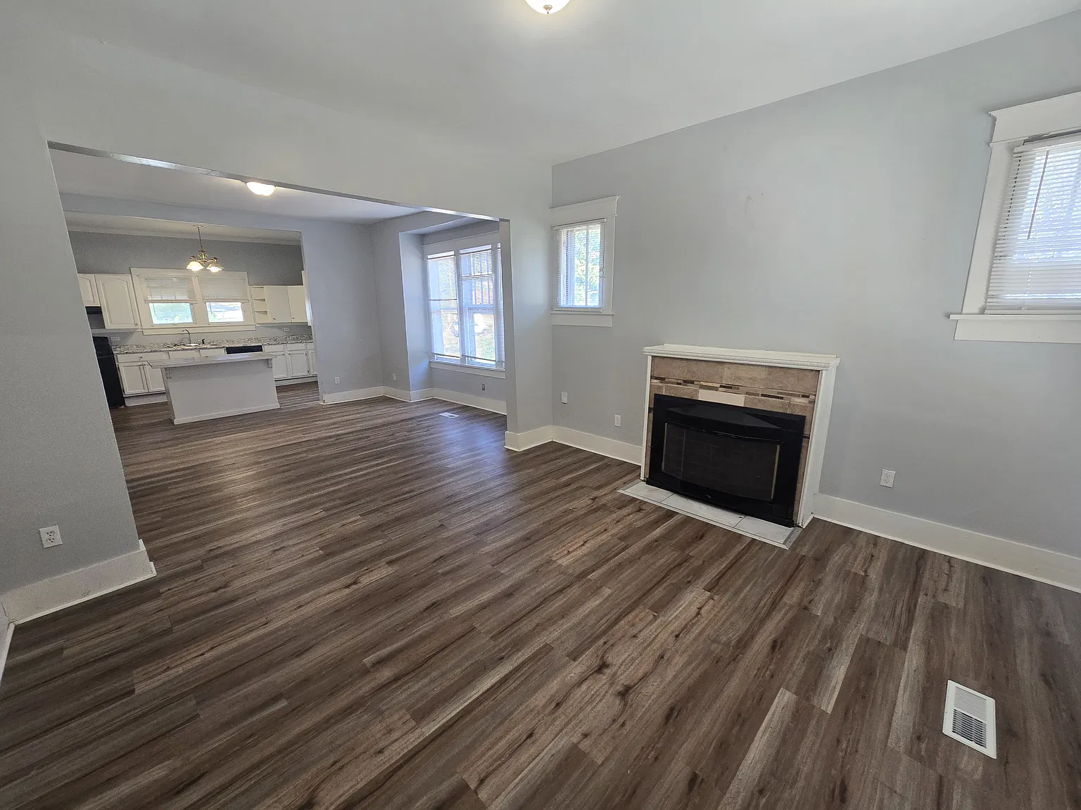 3 Bedroom, 1.5-Bathroom Home — Photo 2